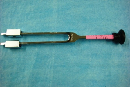 【器具・備品】音叉　ルーツェC調節子付１２８Hz