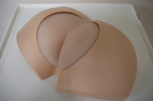 【処置・手術・内視鏡】装着型摘便シミュレータ