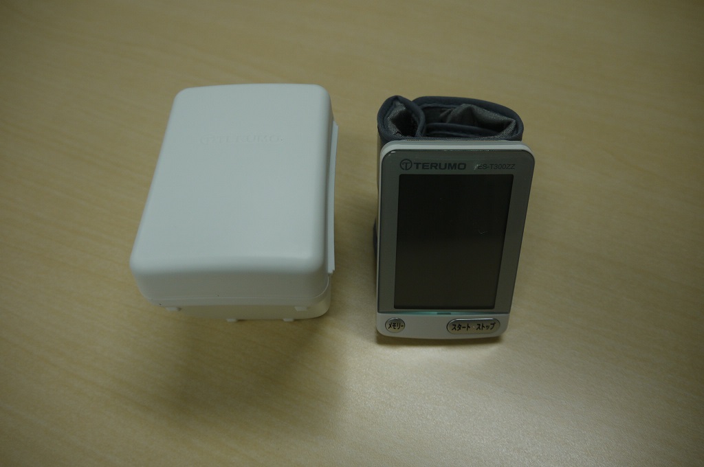 【基本的身体診察】血圧計：手首式電子血圧計