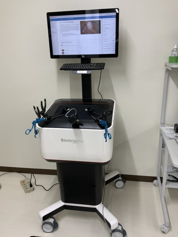 【高機能シミュレータ】腹腔鏡下手術トレーニングシミュレータ：LAP Mentor Ⅲ（子宮摘出術モジュール付）
