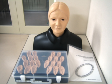 【基本的身体診察】耳の診察シミュレータ　EAR