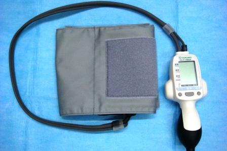 【基本的身体診察】血圧計：エレマーノ電子血圧計